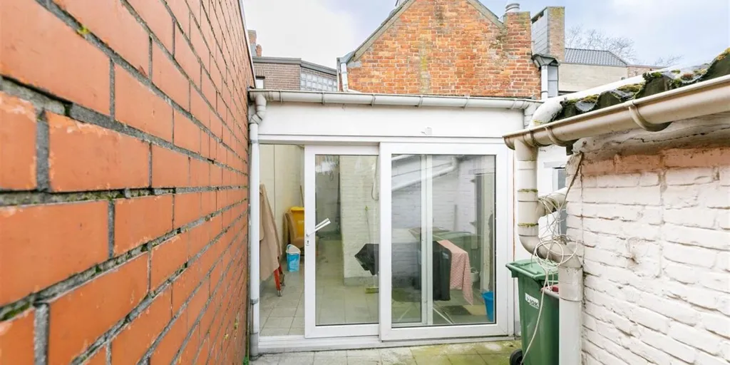 Aed - Renovatable Family Home in Mol