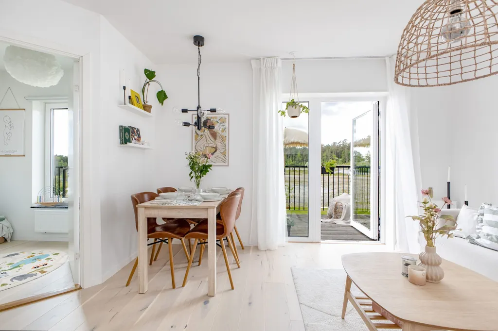 Dining Room - Modern Flat with Balcony in Källtorp, Västerås