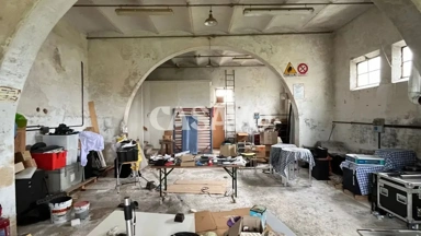 Stanze - Casale da ristrutturare con giardino a Empoli