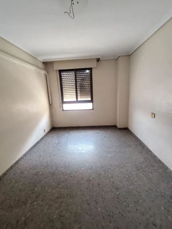 Pièces - Apartment with Large Windows in Nules