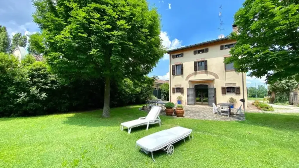 Jardin - Rustic Villa with Garden in Campogalliano