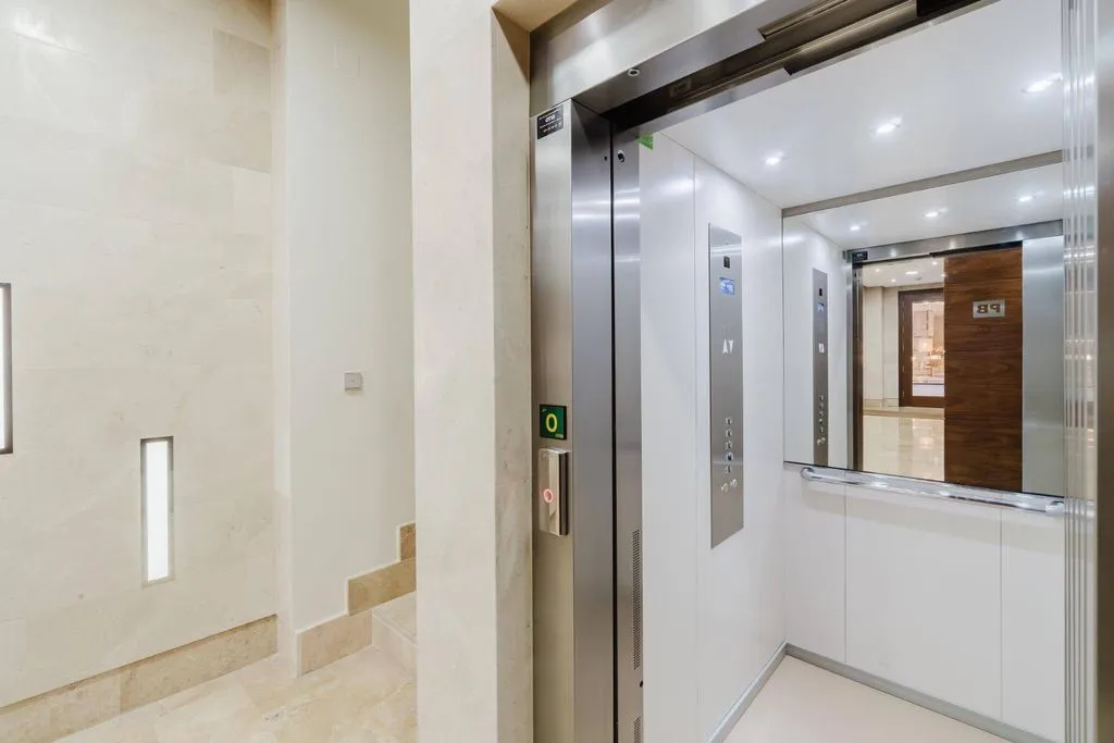 Esik - Luxury Penthouse with Terrace in Murcia