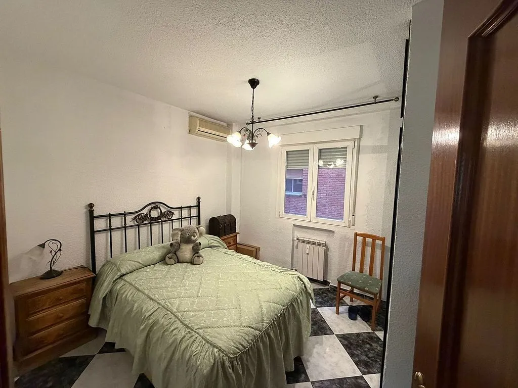 Chambres - Apartment with Terrace in Canillejas, Madrid