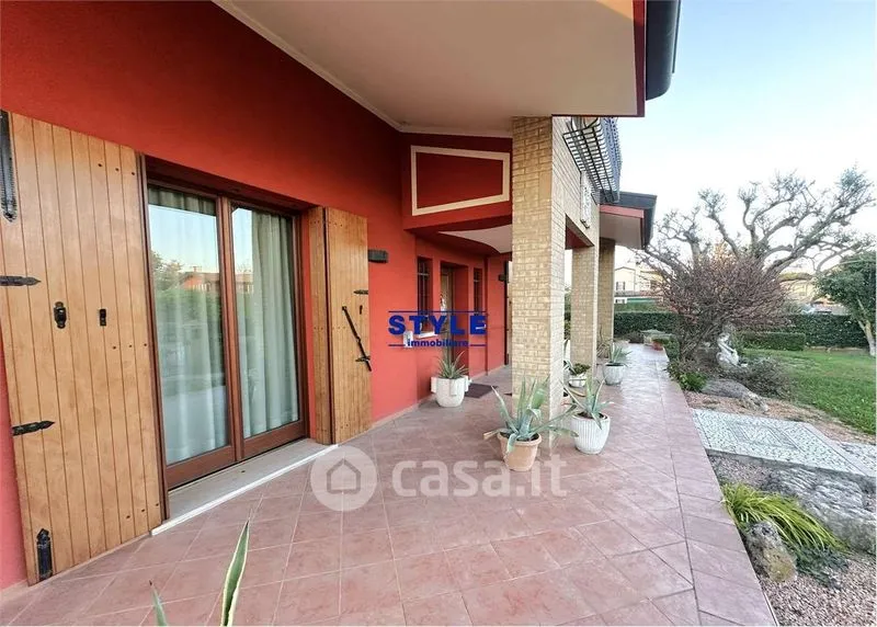Terrasse - Contemporary Villa with Soffit Levels in Camponogara