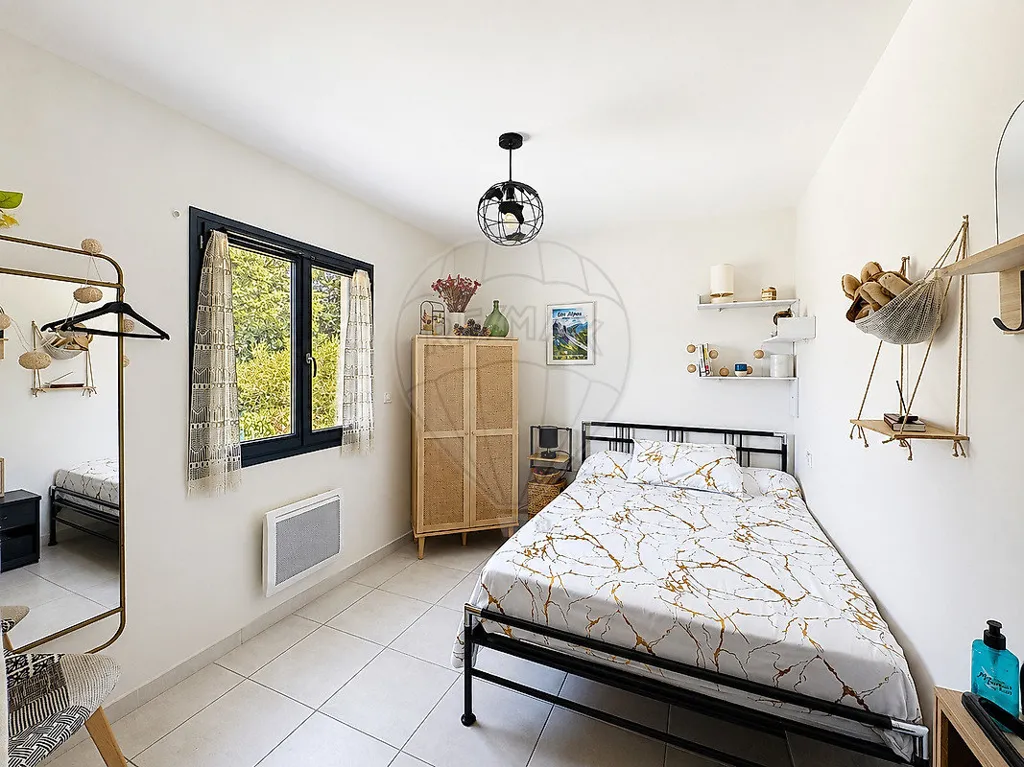 Chambres - Villa Contemporaine avec Piscine à Proximité des Commodités