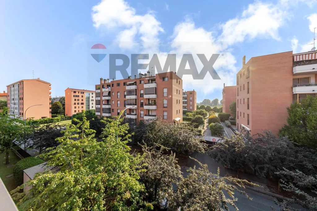 Aed - Bright Triplex with Balconies in Opera