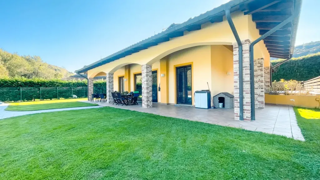 Jardin - Luxury Villa with Pool in Brovello-Carpugnino