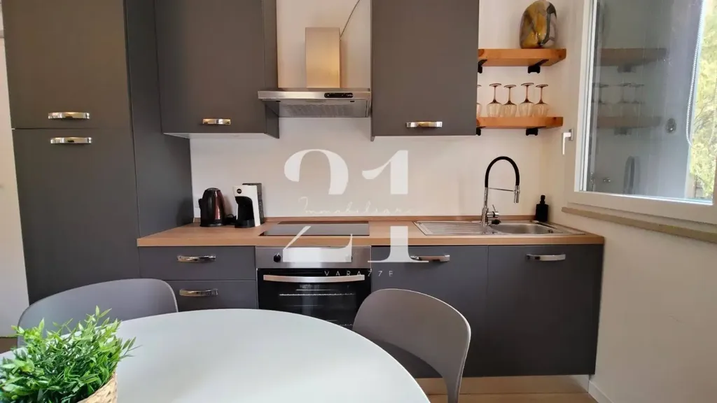 Cuisine - Modern Bilocale with Parking in Varazze