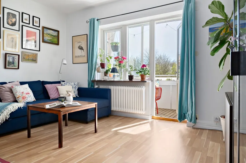 Elutuba - Spacious Two-Bedroom with South-Facing Balcony in Central Area