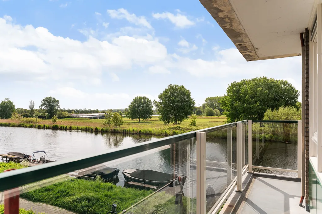 Rõdu - 3-Bedroom Apartment with Water View in Maassluis