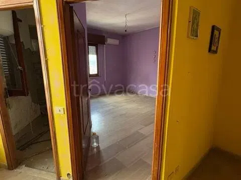 Entrée - Versatile Apartment with Balcony in Priverno