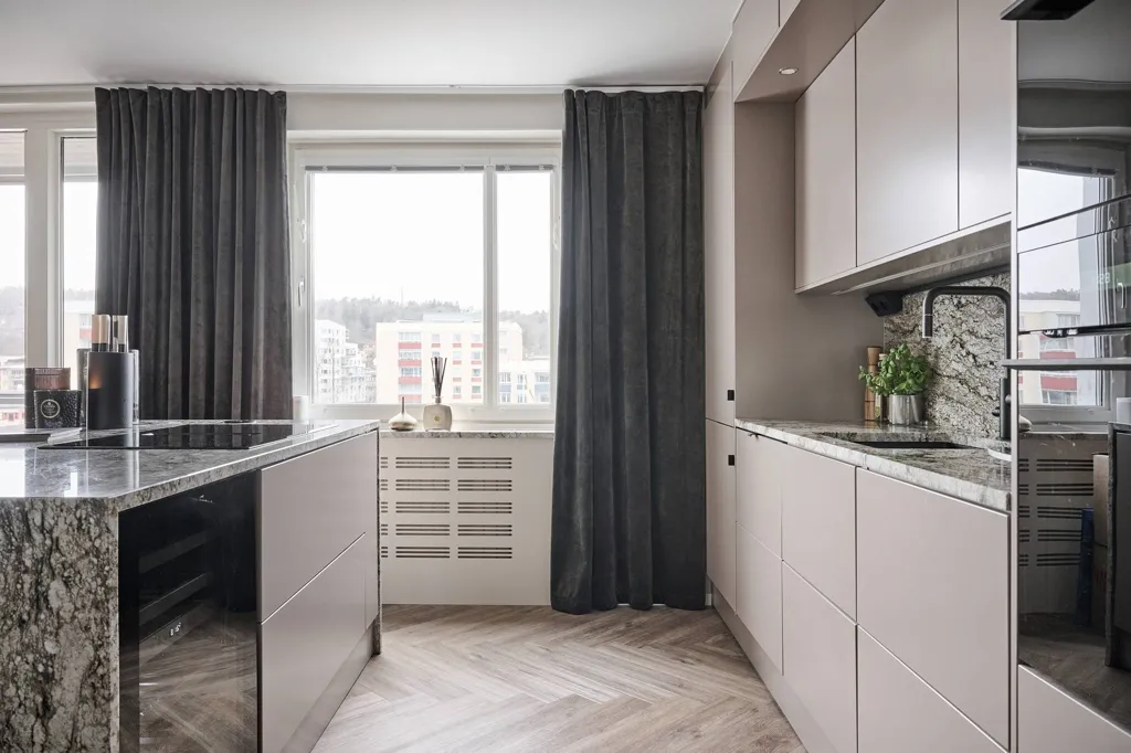 Cuisine - Modernised Two-Bedroom with Nordanro Kitchen in Jönköping