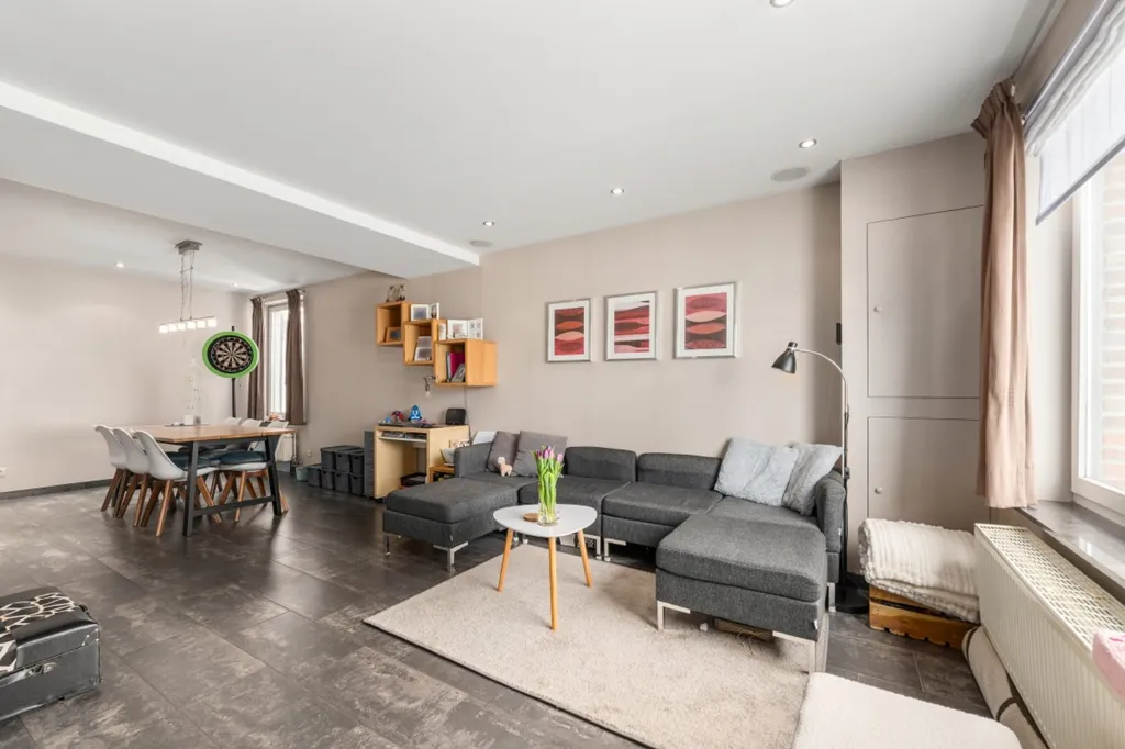 Living Room - Detached House with Double Glazing in Sinaai
