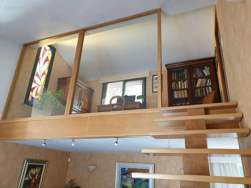 Toad - Architectural House with Professional Space in Amélie-les-Bains
