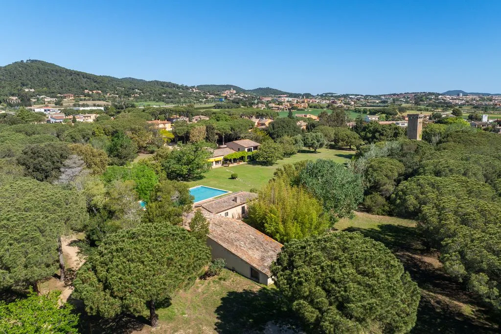 Vista aerea - Luxury House with Historic Tower in Mont-ras