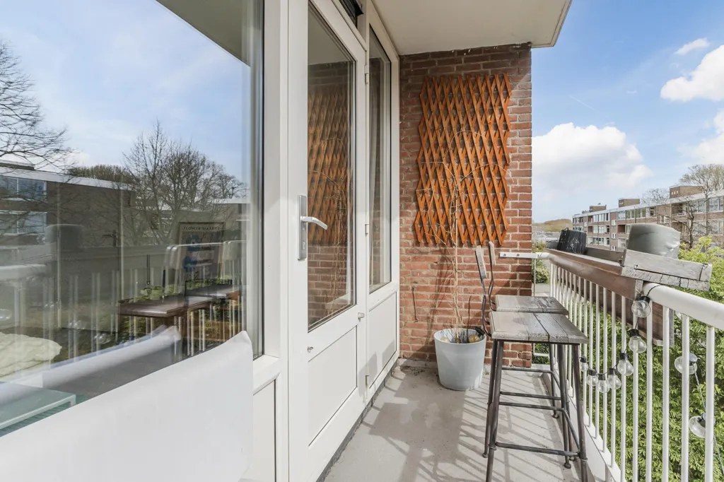 Rõdu - Portiekflat with Zuidas View in Amsterdam