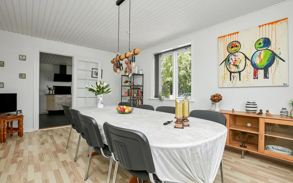 Sala da pranzo - Modernised Villa with Open Fields View near Hatting