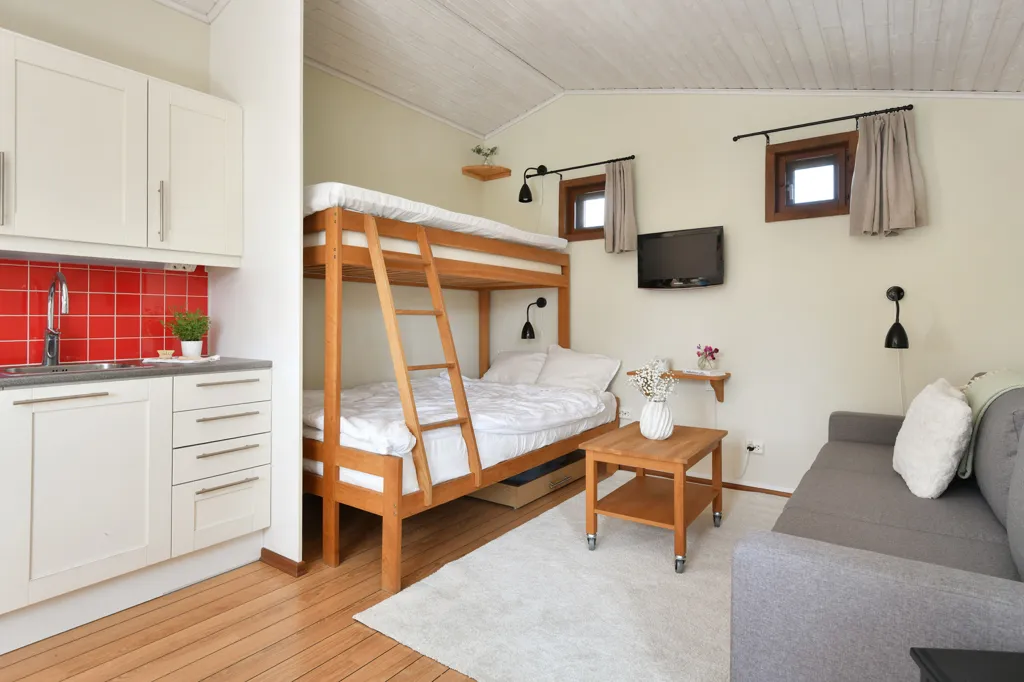 Magamistoad - Cottage with Pool Access in Sanda