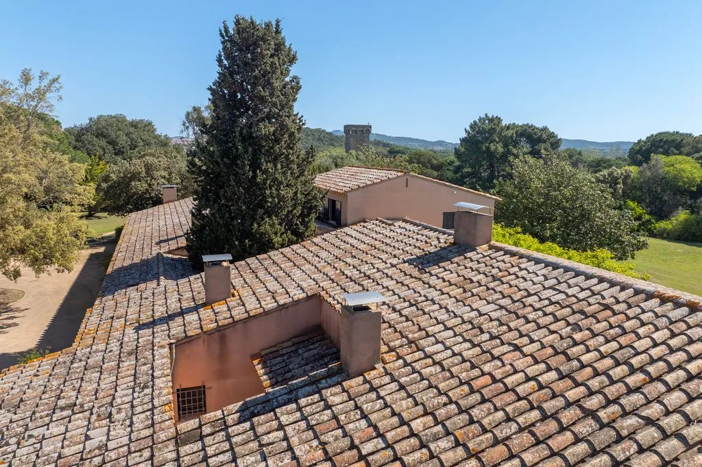 Esterno - Luxury House with Historic Tower in Mont-ras