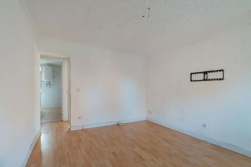 Pièces - Apartment with Metro Access in Madrid