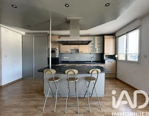 Cuisine - Duplex Lumineux avec Balcons à Oeting