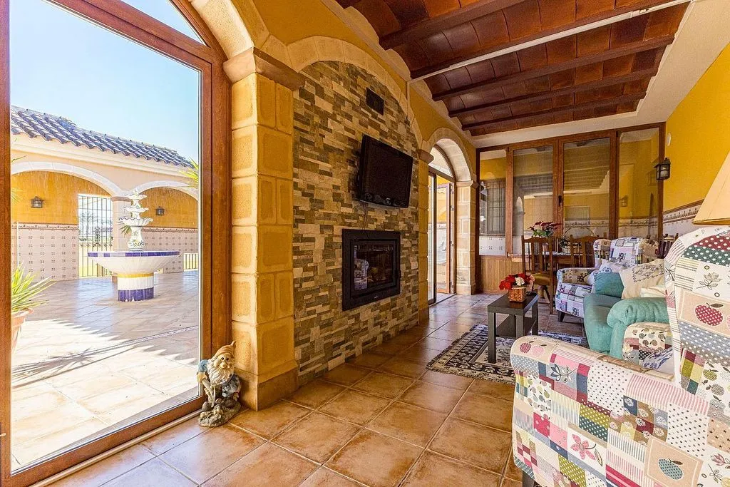 Living Room - Chalet with Andalusian Patio in Barriomar