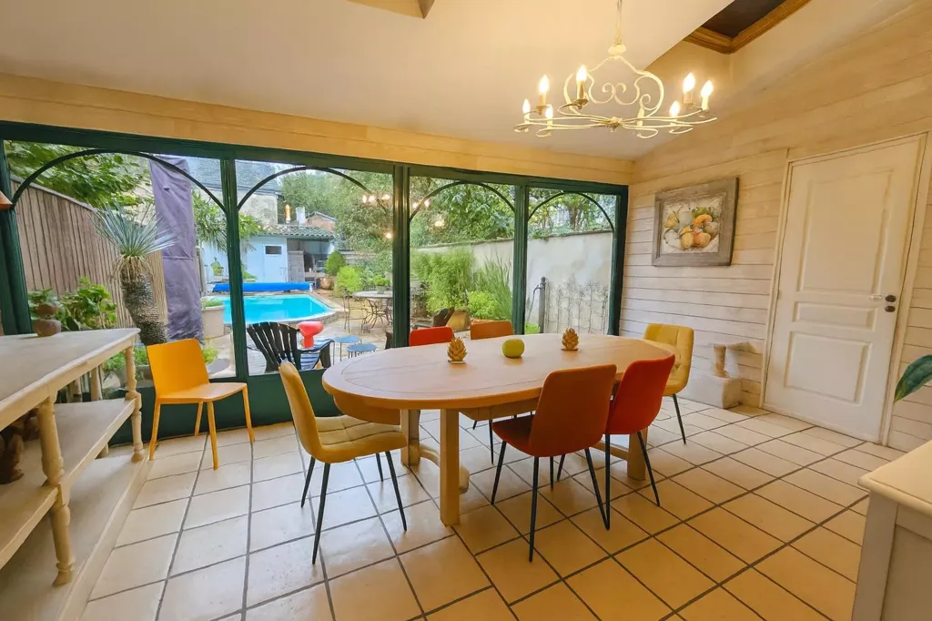 Dining Room - City House with Pool in Périgueux Centre