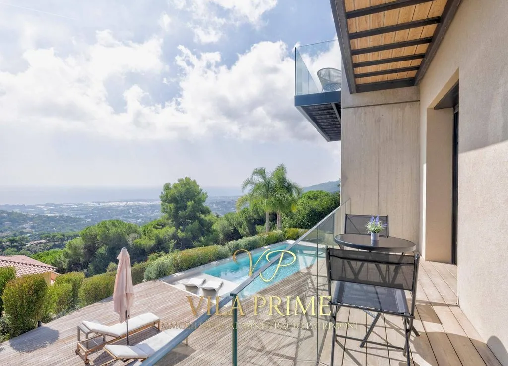 Piscine - Luxury Villa with Sea Views in Cabrils