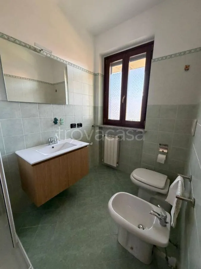 Salles de bain - Fully Furnished Apartment with Balcony in Ternate