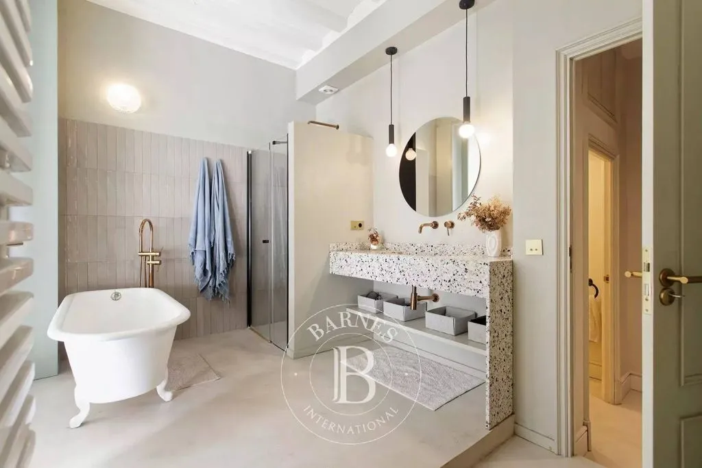 Vannitoad - Luxury Apartment with Courtyard in Gothic Quarter