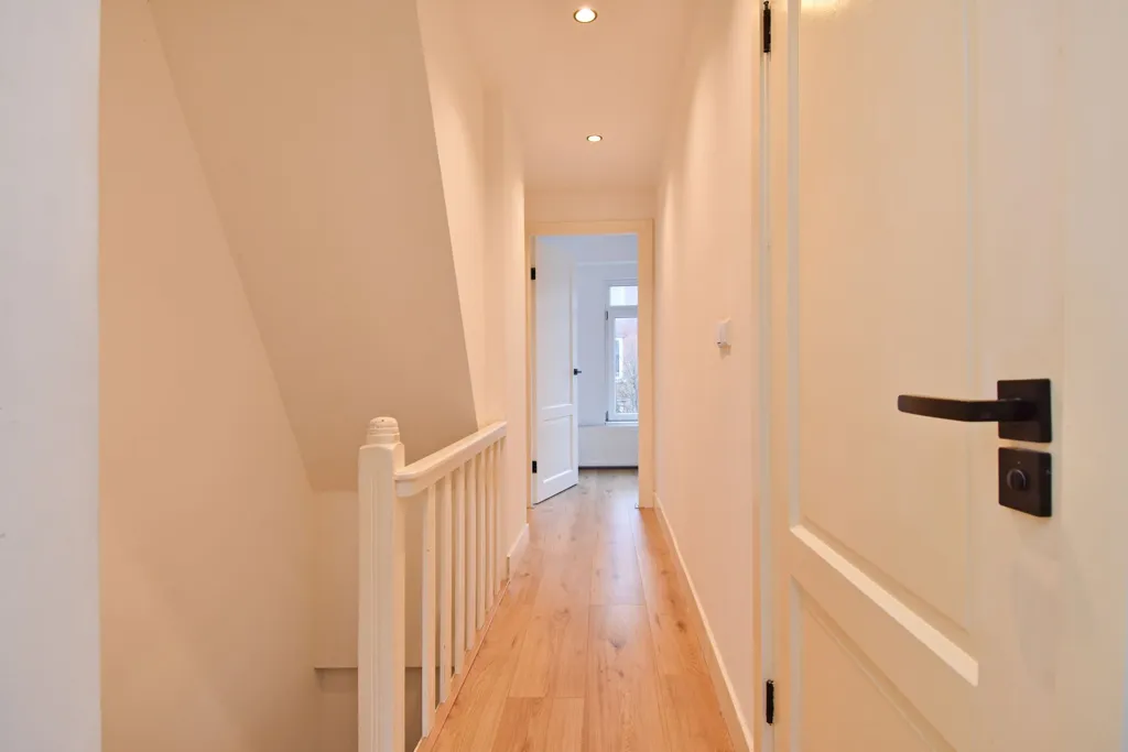 Entrée - Renovated Apartment with Balcony in Rotterdam