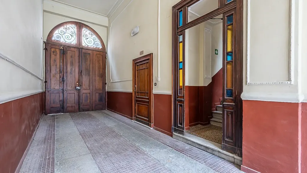 Ingresso - Rustic-Style Apartment with Balcony in Turin