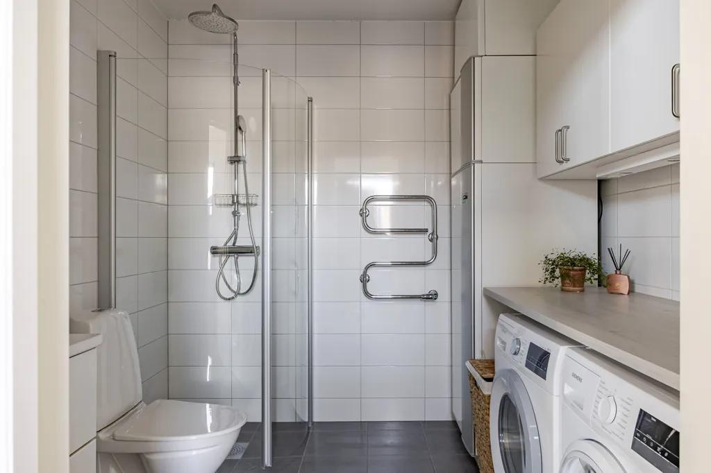 Salles de bain - Modern Flat with Private Terrace in Djurängen