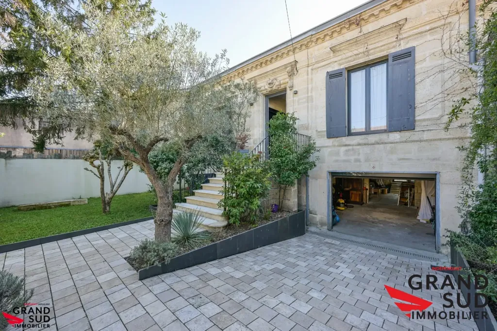 Esterno - Historic House with Pool in Bègles