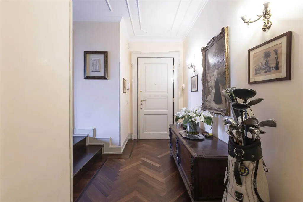 Esik - 3 magamistoaga korter asukohas Milan