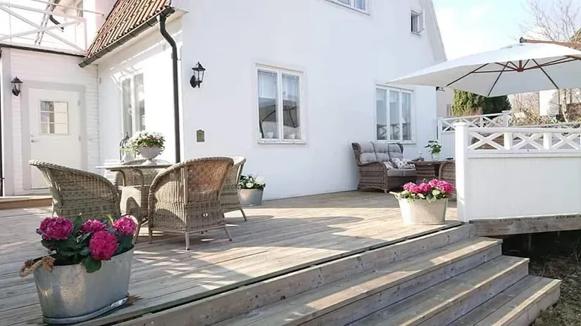 Terrass - Charming 1920s Villa with Pool in Södermanland
