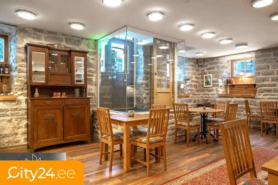 Söögituba - Loft Office with Storage in Tallinn City Centre