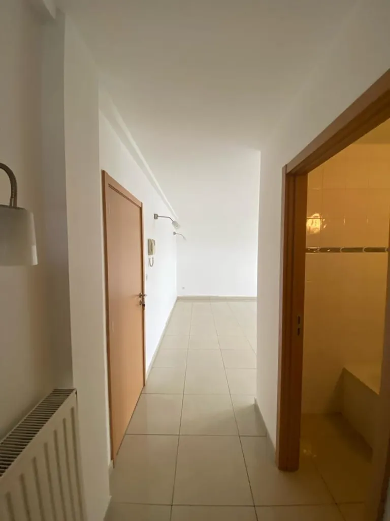 hallway_entrance