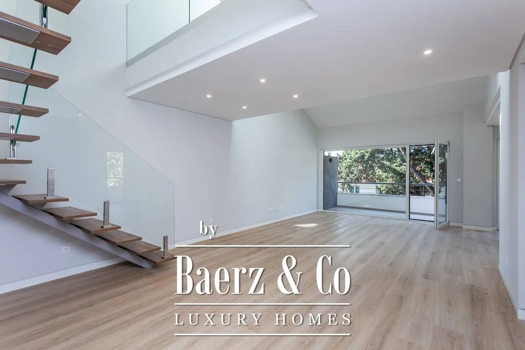 Pièces - Luxury Duplex Flat with Balcony in Carcavelos