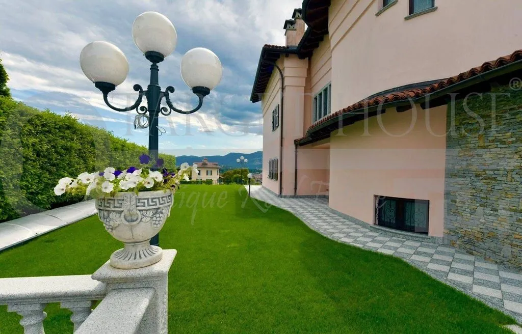 Jardin - Lakefront Villa with Private Garden in Verbania