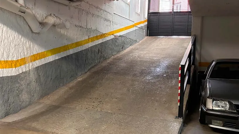Garage - Garage with Parking in Castellbisbal