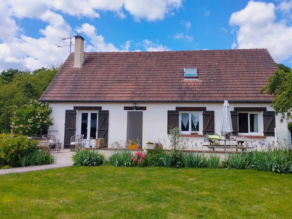 Extérieur - Maison Familiale avec Sous-Sol Total à Proximité
