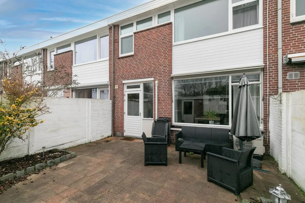 Terrace - 4-room house in Tilburg
