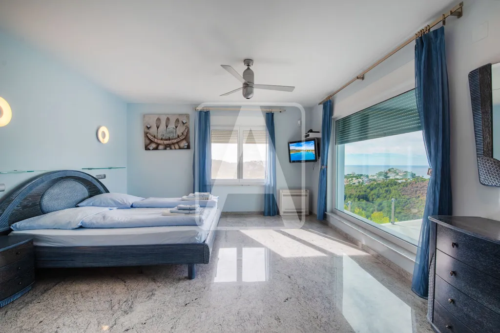 Chambres - Luxury Villa with Sea Views in Moraira