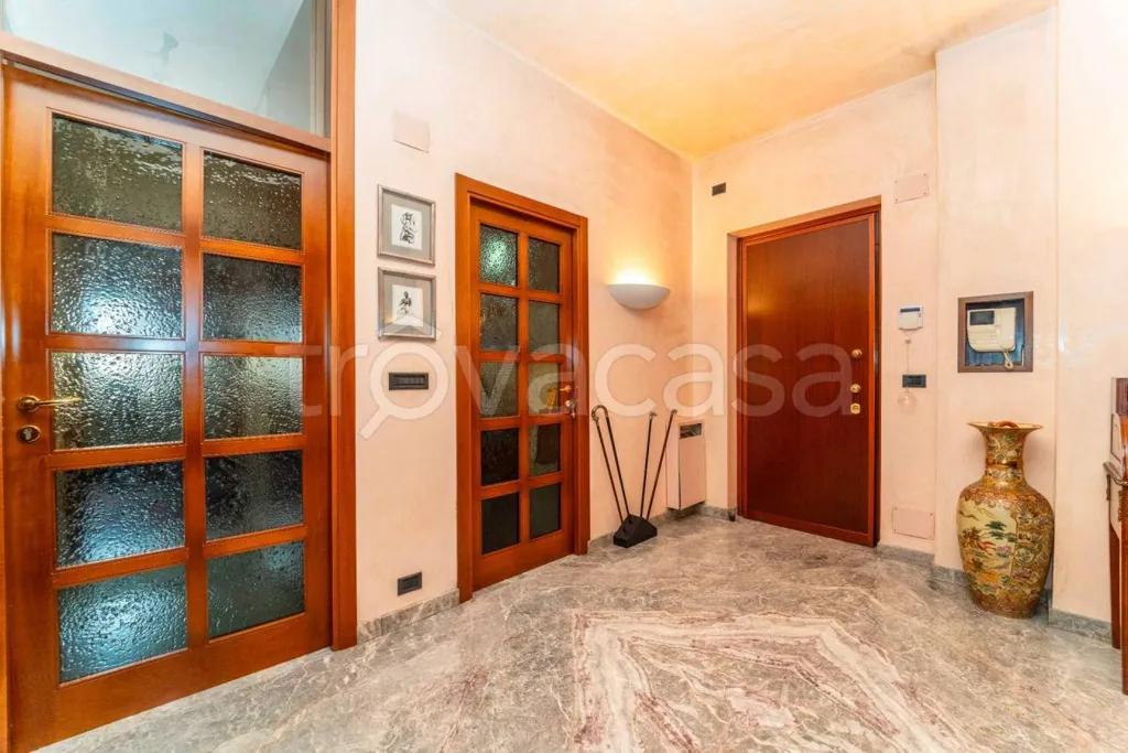 hallway_entrance