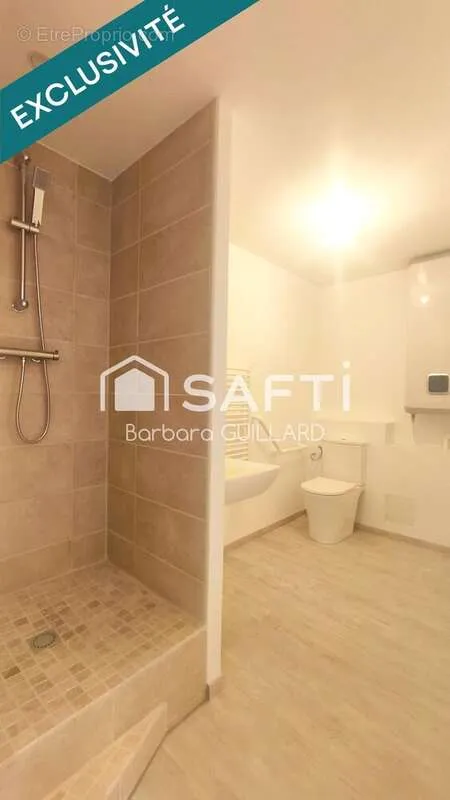 Bagni - Professional Space with Balcony in Saint-Raphaël