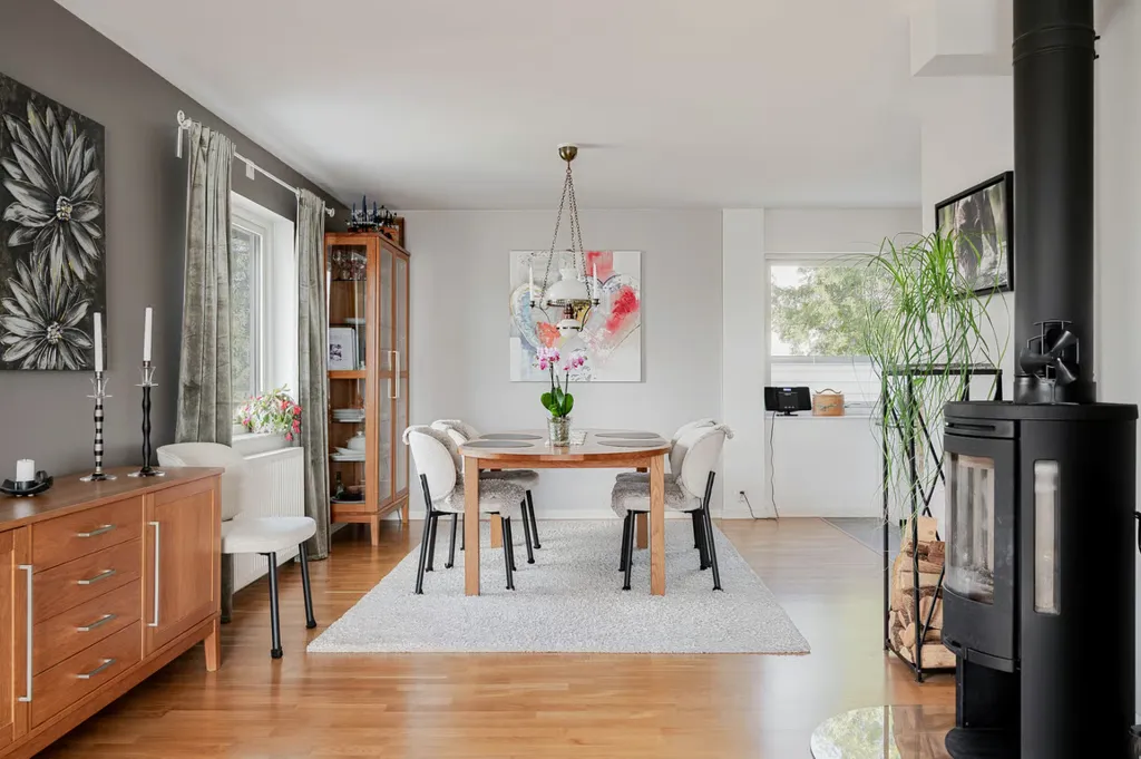 Salle à manger - Three-Storey Villa with Garden in Glumslöv