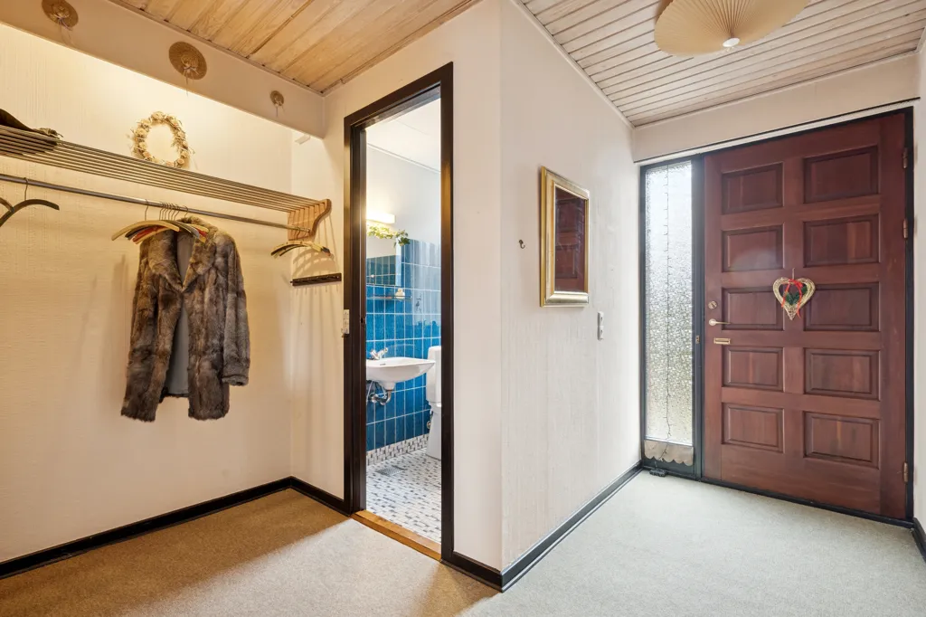 Esik - Well-Maintained Villa with Carport in Viborg