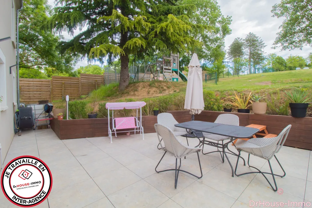Terrasse - Maison Contemporaine avec Vue sur les Champs à Beynes