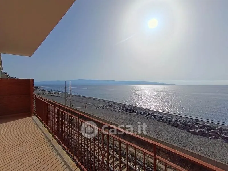 Rõdu - Seafront Apartment in Scaletta Zanclea